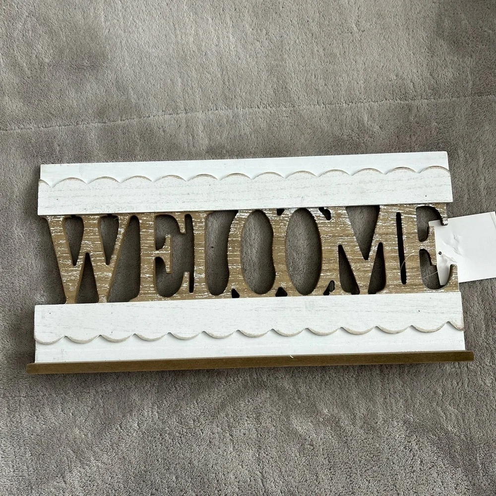 Wooden Welcome sign